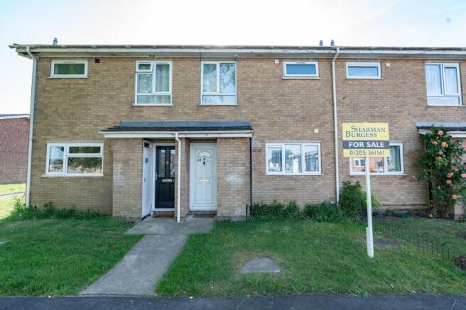 2 bed property, in Franklin Close, £95,000