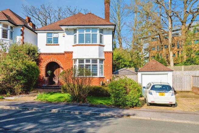 3 bed property, in Chetwynd Drive, £575,000
