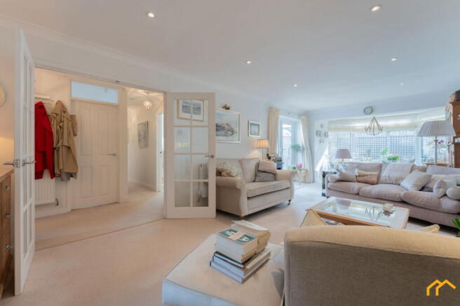2 bed property, in Mockbeggar Drive, £385,000