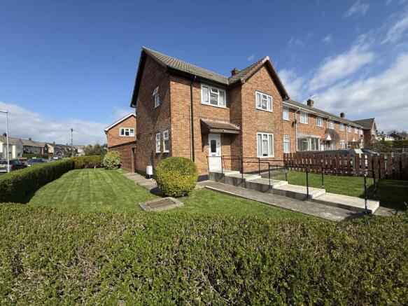 3 bed property, in Owton Manor Lane, £100,000