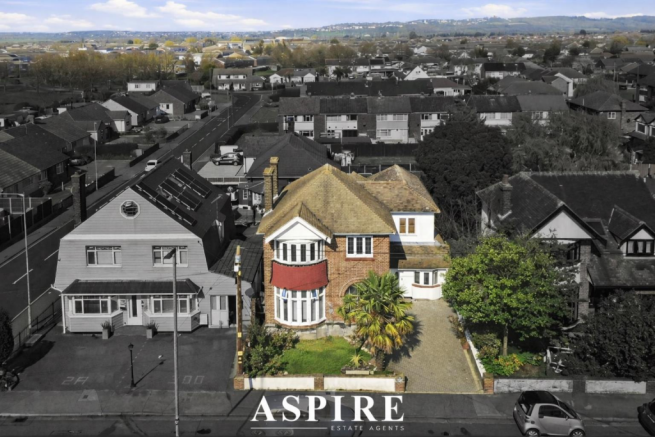 7 bed property, in Long Road, £600,000