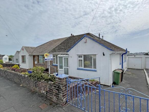 2 bed property, in Shirburn Road, £259,000