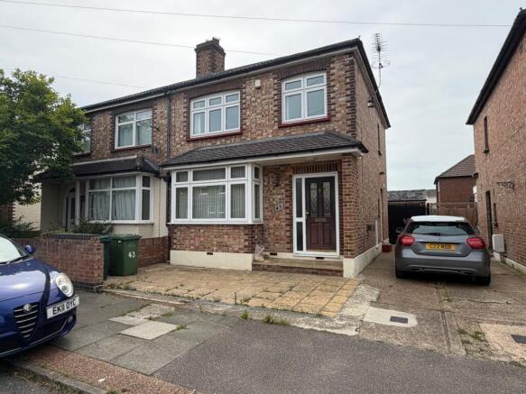 3 bed property, in Fairholme Road, £450,000