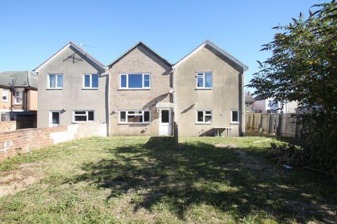 5 bed property, in Winton, £350,000