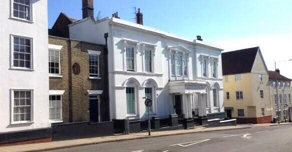 2 bed property, in 14 Belgrave Place, £135,000