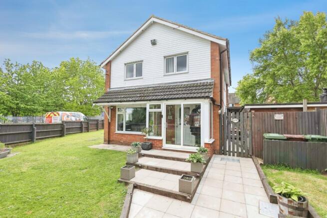 3 bed property, in Gilson Way, £325,000