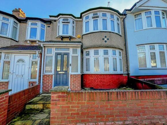3 bed property, in Oldfield Lane South, £535,000