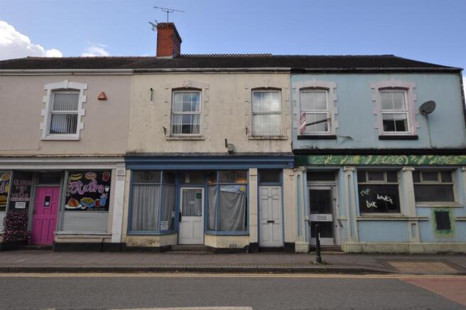 3 bed property, in St. John Street, £160,000