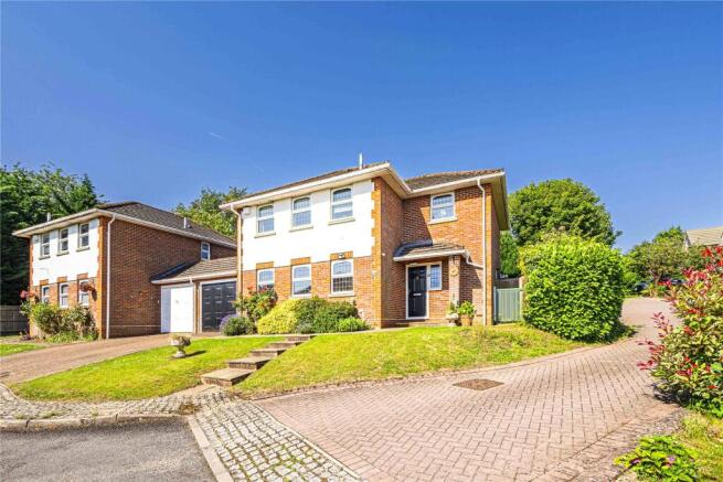 4 bed property, in Le Corte Close, £850,000