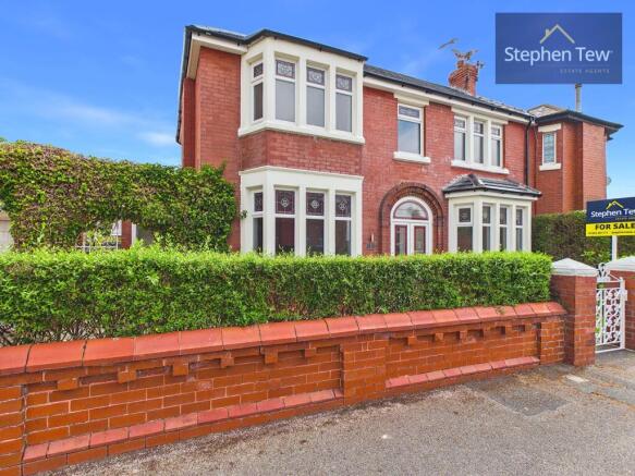 3 bed property, in Sackville Avenue, £240,000