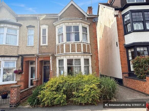 3 bed property, in Holbrook Road, £350,000