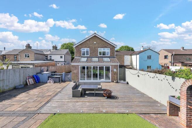 5 bed property, in Townsend, £450,000