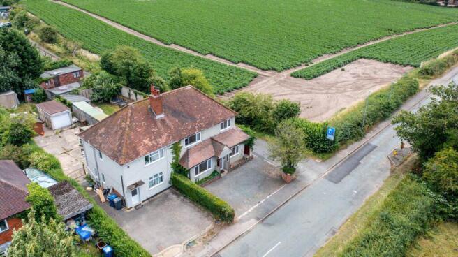 4 bed property, in 191 Efflinch Lane, £360,000