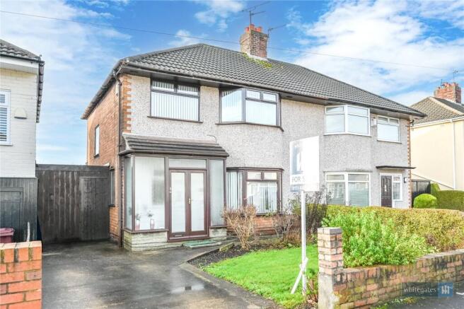 3 bed property, in Longview Road, £250,000