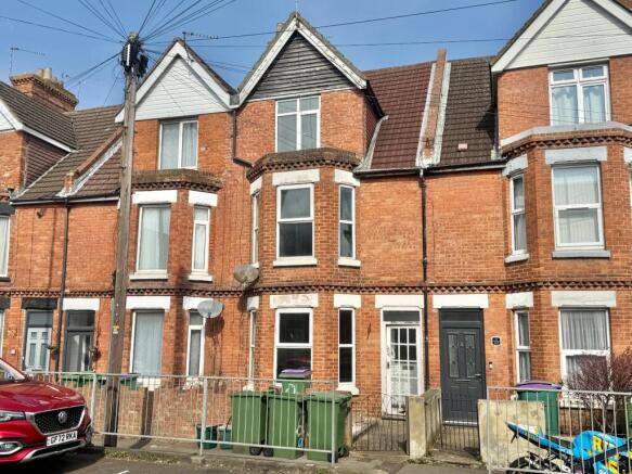 5 bed property, in Pavilion Road, £250,000