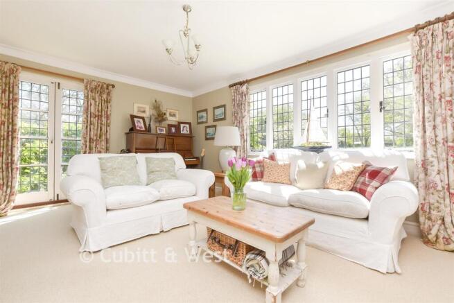 5 bed property, in Duxhurst Lane, £1,450,000