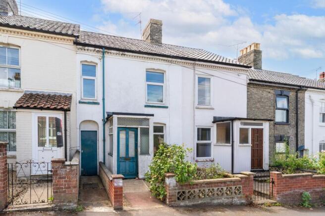 2 bed property, in York Street, £220,000