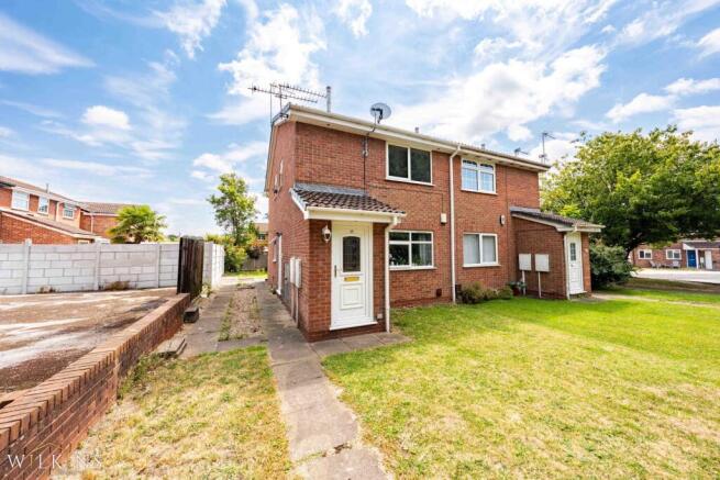 1 bed property, in Westminster Drive, £90,000