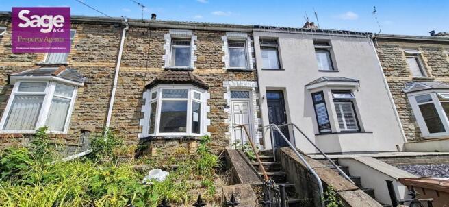 2 bed property, in North Road, £80,000