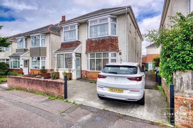 2 bed property, in The Avenue, £180,000