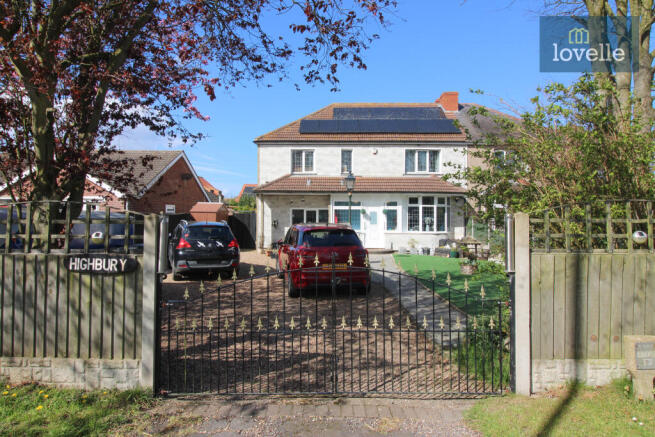 4 bed property, in Conisholme Road, £280,000