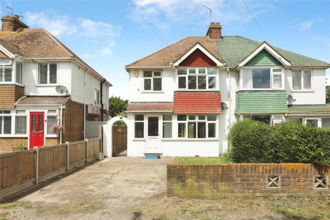 3 bed property, in Lower Road, £260,000