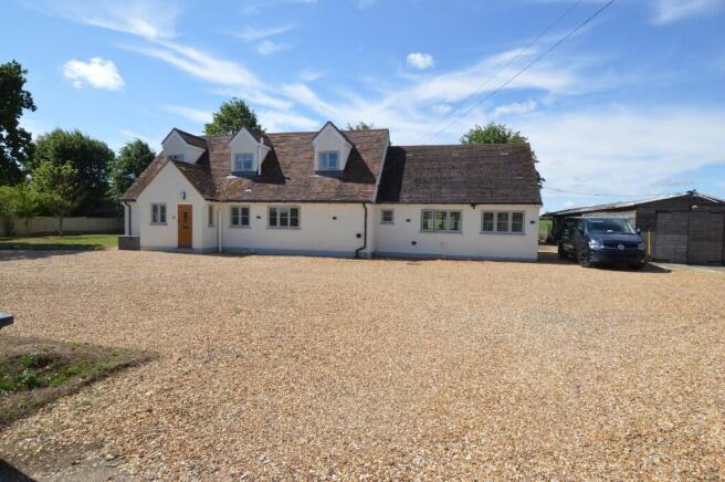 6 bed property, in OAK TREE COTTAGE, £1,176,000