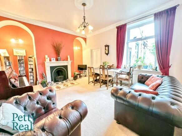 3 bed property, in The Park, £315,000