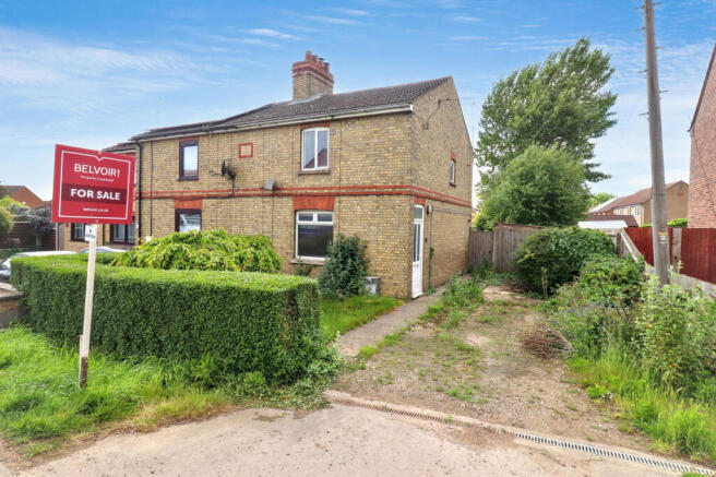 3 bed property, in Surfleet Road, £120,000