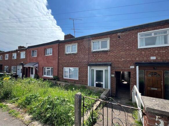 3 bed property, in Avon Road, £100,000