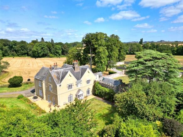 6 bed property, in Llanfrynach, £3,000,000