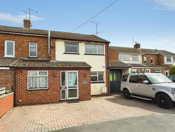 4 bed property, in Millend Lane, £450,000