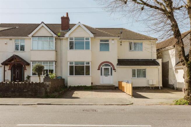 5 bed property, in Wellington Hill West, £850,000
