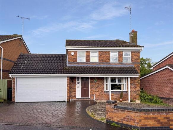4 bed property, in Linnet Close, £399,950