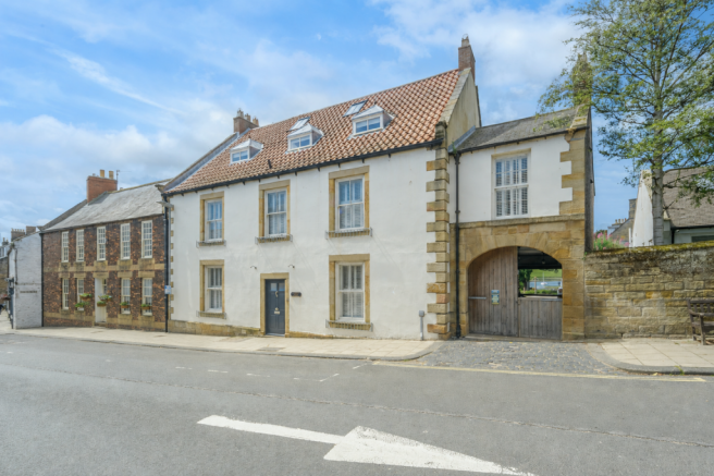 8 bed property, in Northumberland Street, £1,500,000