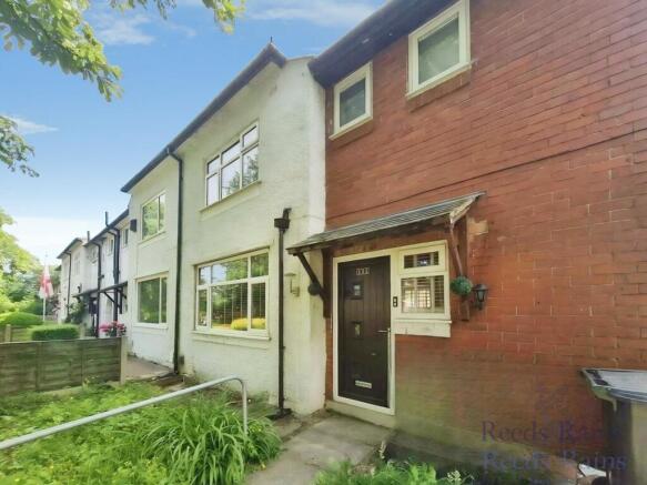 3 bed property, in Moorland Road, £115,000