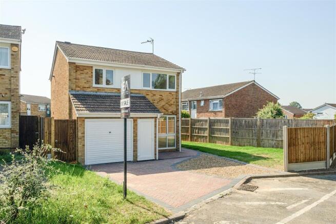 3 bed property, in Kingsway, £450,000