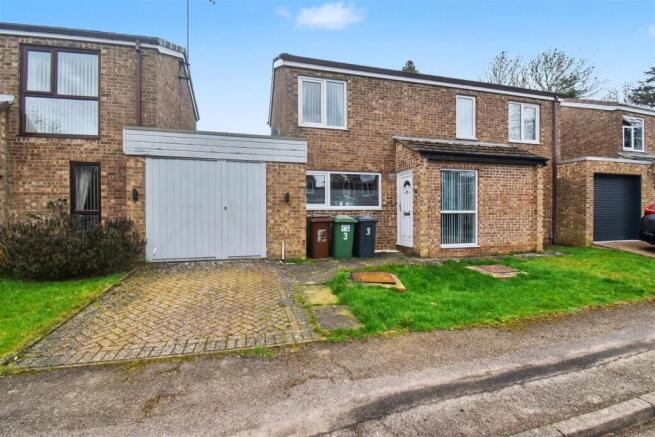 3 bed property, in Albany Gardens, £269,000