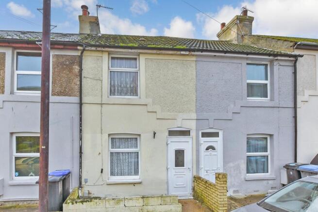 2 bed property, in Lowther Road, £130,000
