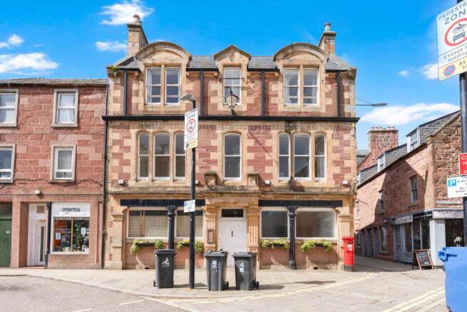 2 bed property, in High Street, £50,000