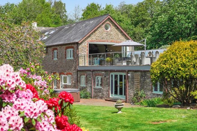 6 bed property, in South Milton, £1,950,000