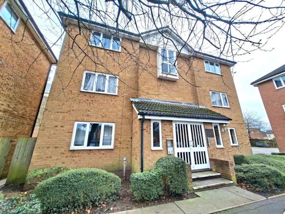 2 bed property, in Flamborough Close, £80,000