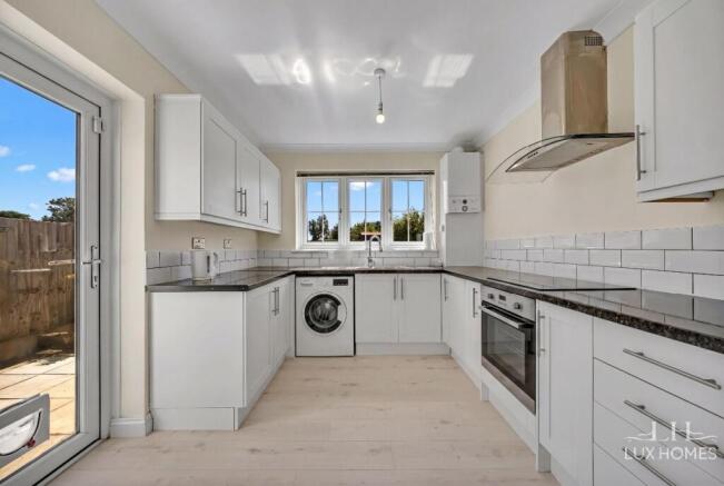 3 bed property, in Ford Lane, £425,000
