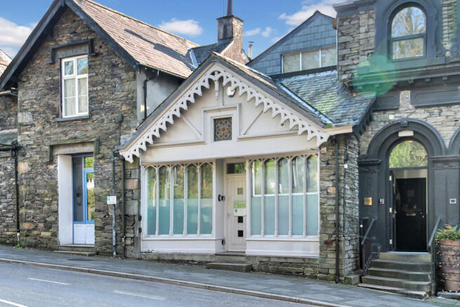 1 bed property, in Church Street, £262,500