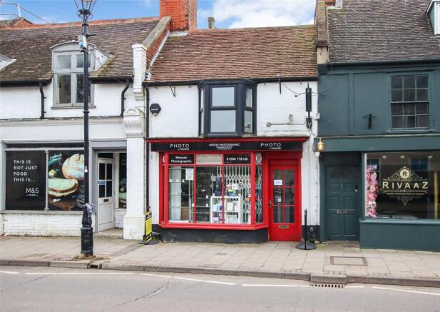 1 bed property, in St Thomas Street, £295,000