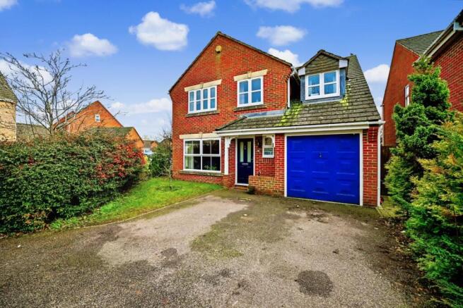 5 bed property, in Cranesbill Drive, £650,000