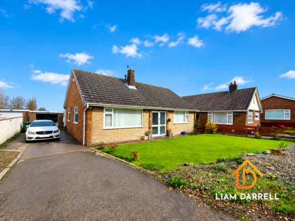 3 bed property, in Carr House Lane, £295,000