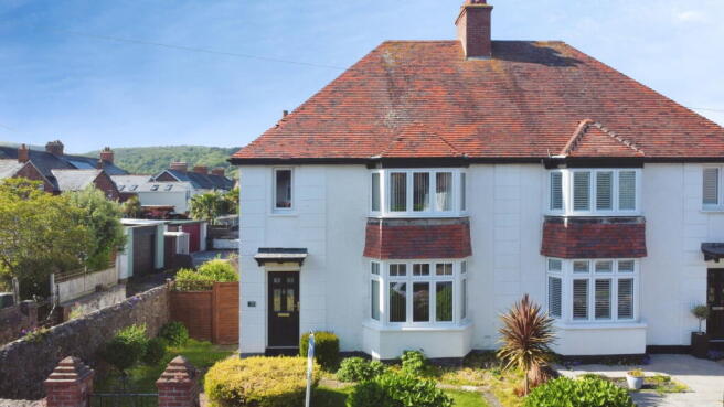 3 bed property, in Paganel Road, £335,000