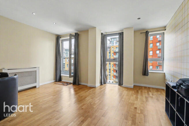 1 bed property, in Gotts Road, £160,000