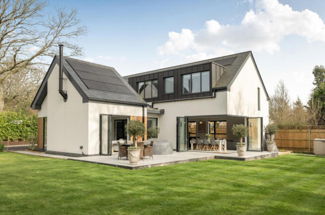 4 bed property, in Cross Way, £1,650,000